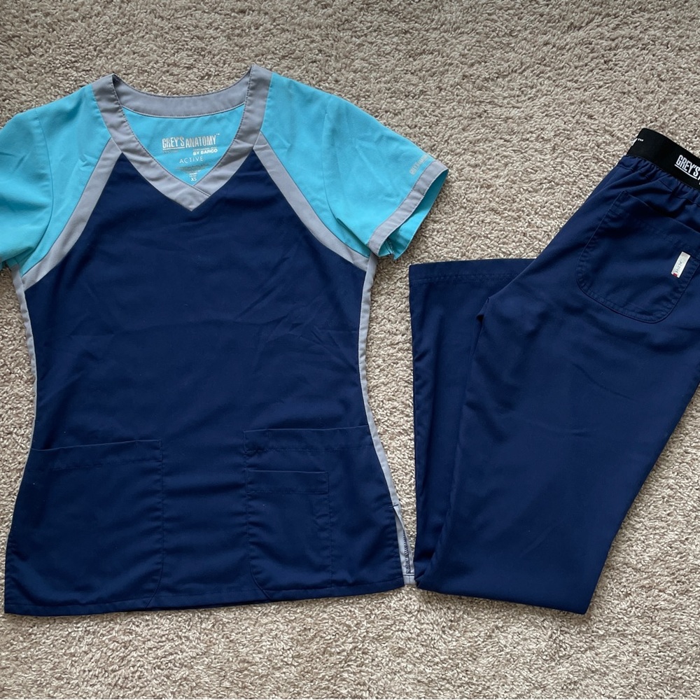 Grey’s Anatomy Active Tri-Color V-neck Scrubs by Barco